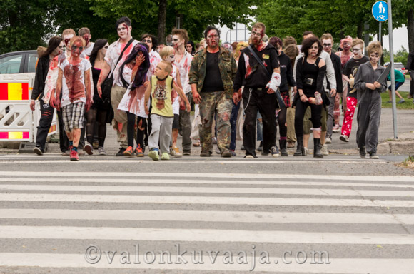 Hameenlinnan-Zombie-Walk-2013-valokuvaaja-Markus-Kauppinen-01